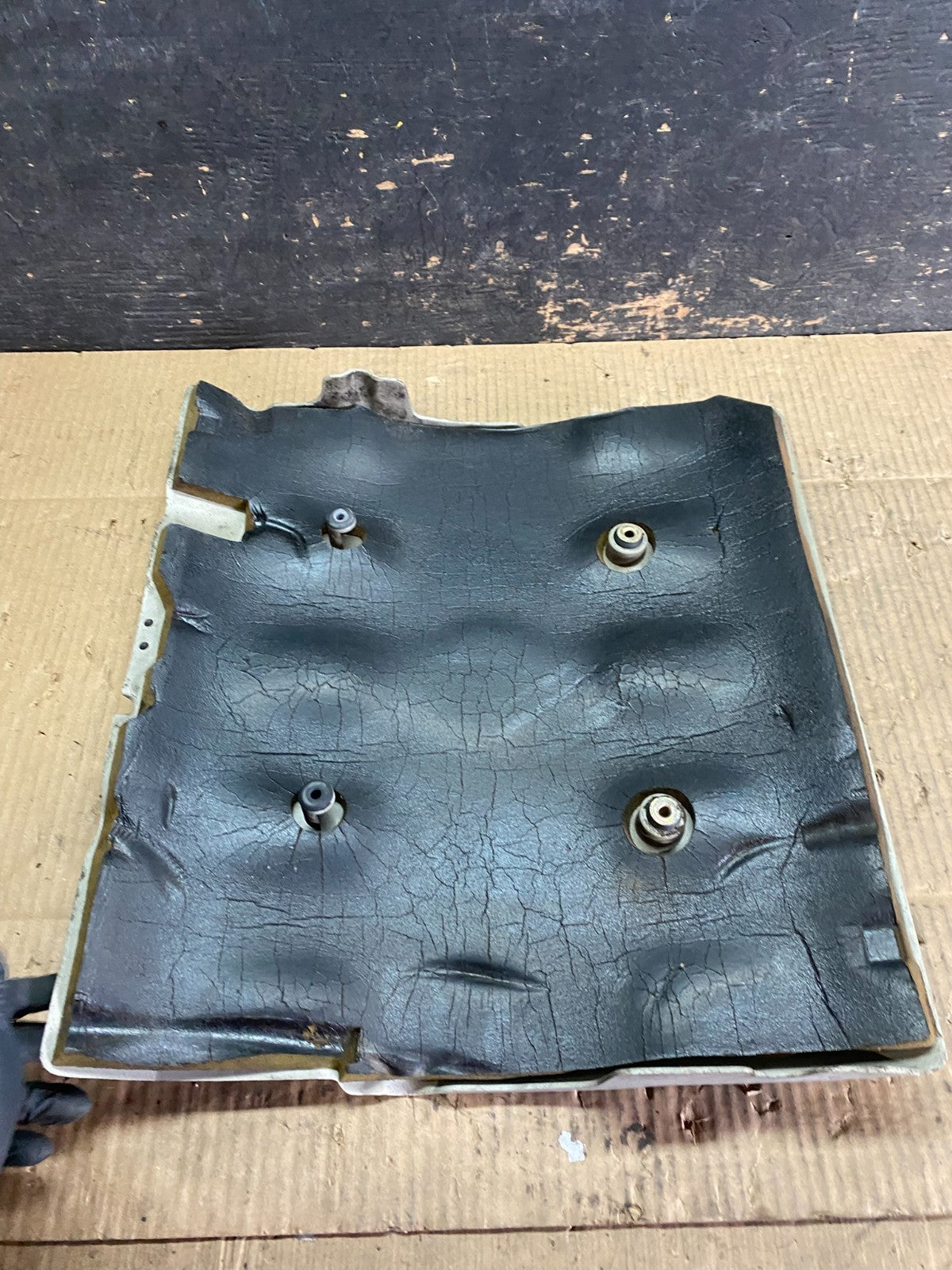 2001 to 2004 Cadillac Deville Seville Northstar Engine Motor Cover T9453 DG6