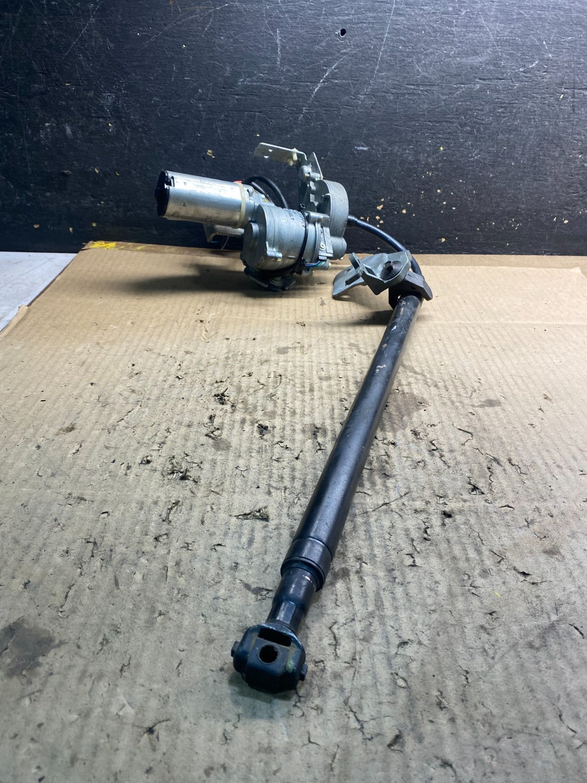 2009 to 2014 Ford Expedition Navigator Rear Windshield Wiper Motor z5032 DG4