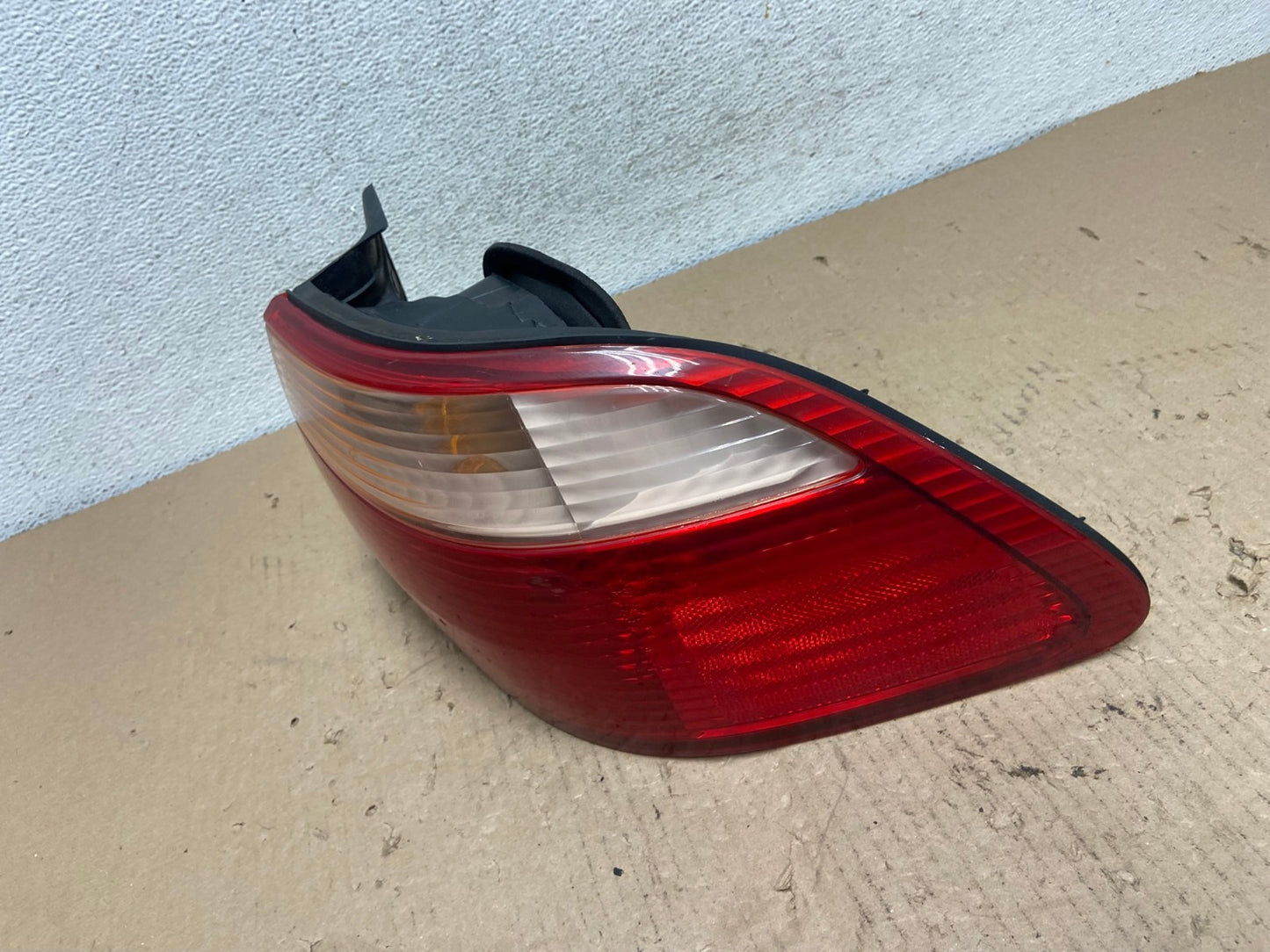 1998 to 2000 Honda Accord Sedan 4door Right RH Side Tail Light AF3300 LK1