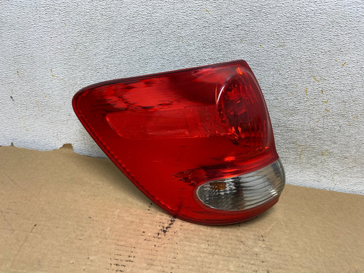 2005 to 2007 Toyota Sequoia Left Driver Lh Side Tail Light AH8016 LK0
