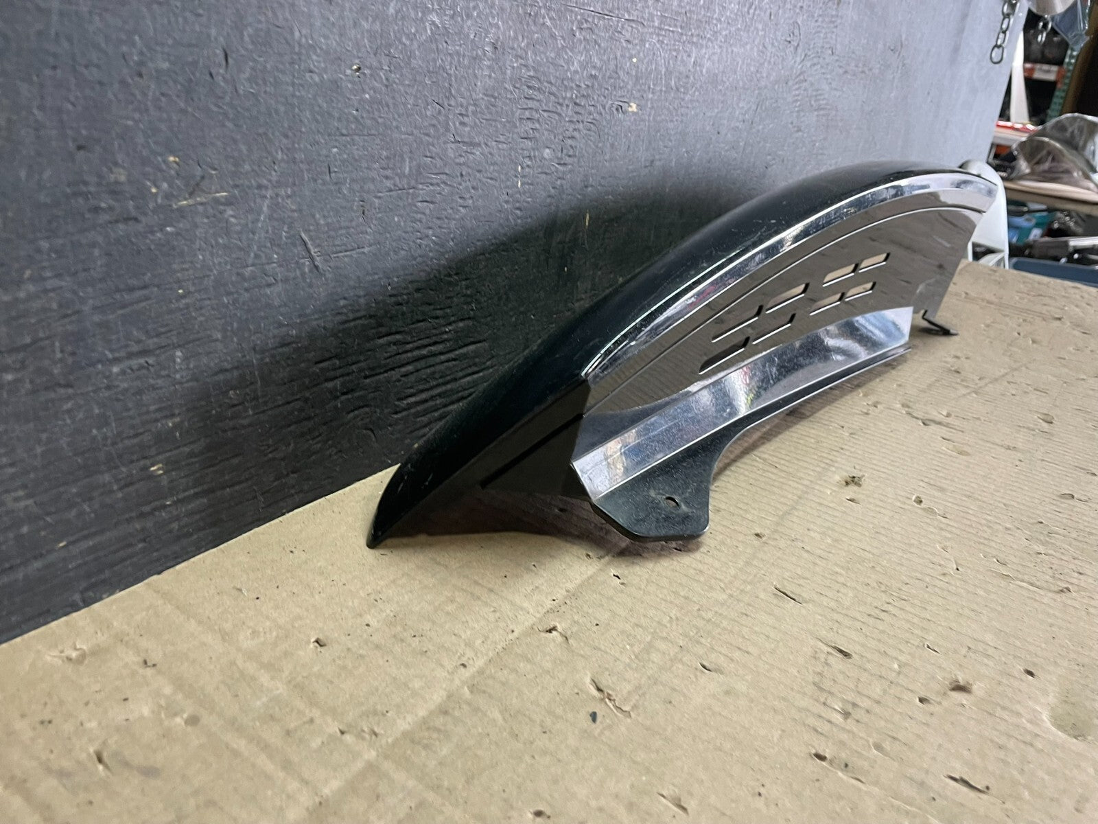2007 to 2014 Cadillac Escalade Right Rear Upper Quarter Panel Molding I7669  DG8