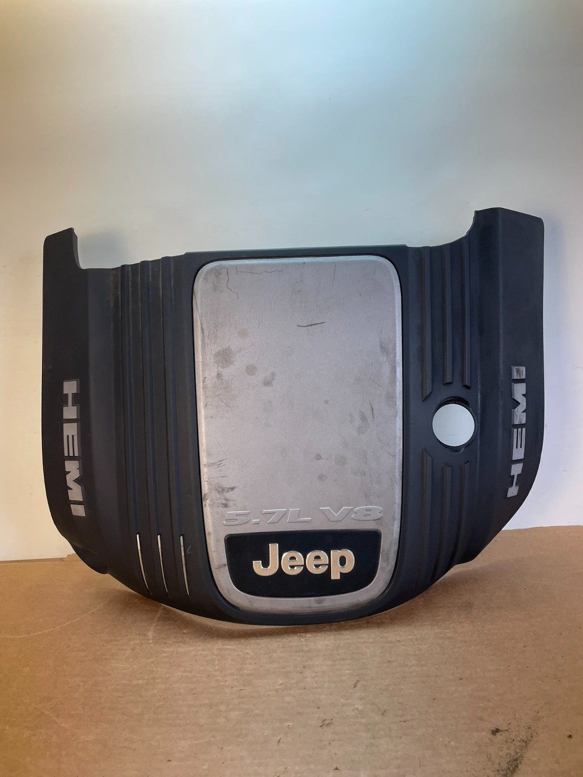 2005 to 2010 Jeep Grand Cherokee 5.7L Hemi Engine Cover Plastic Shield ag0921 DG0