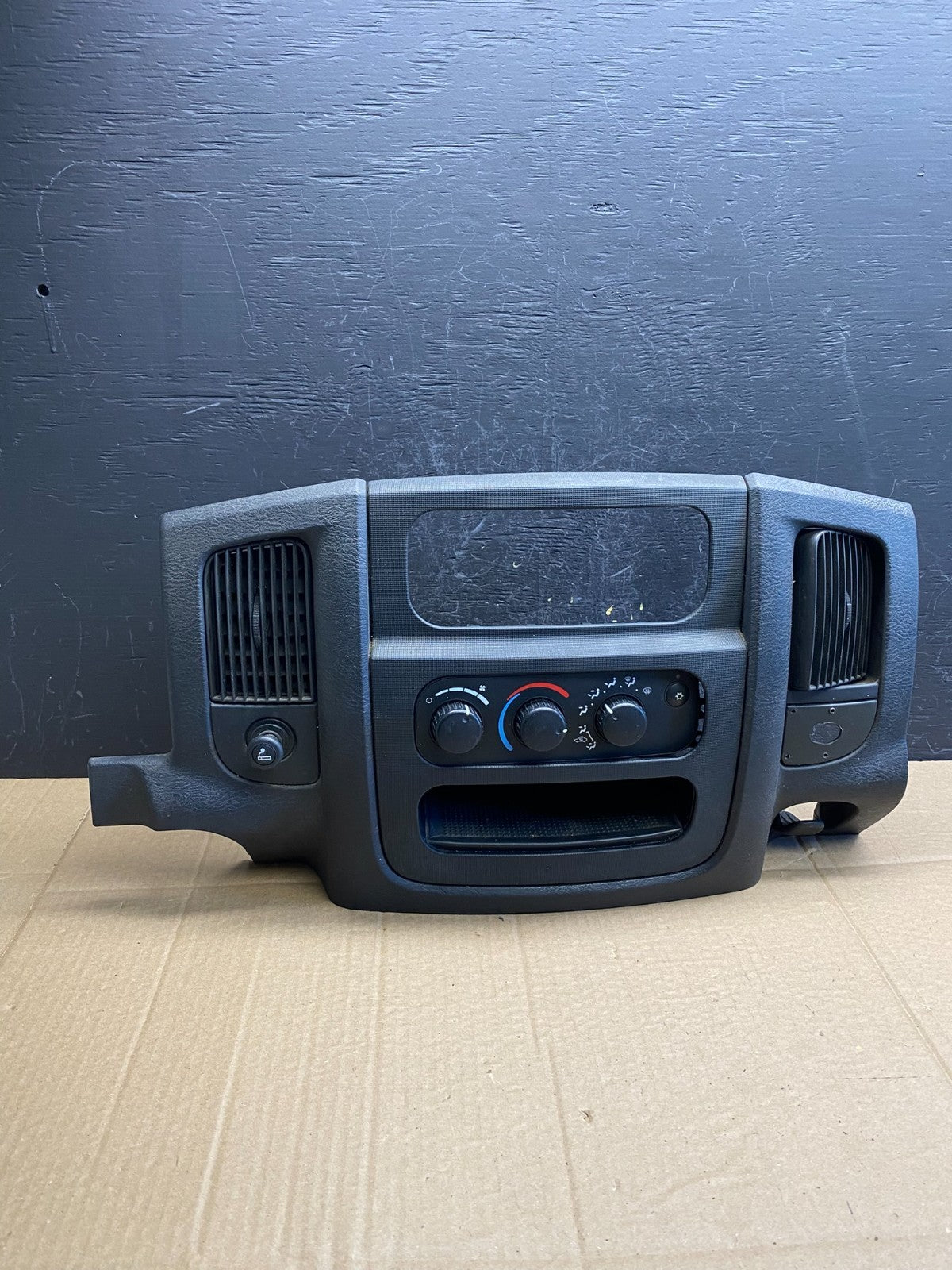 2002 to 2005 Dodge Ram Radio Climate Control Dash Air Vent Bezel Trim AC9310 DG0