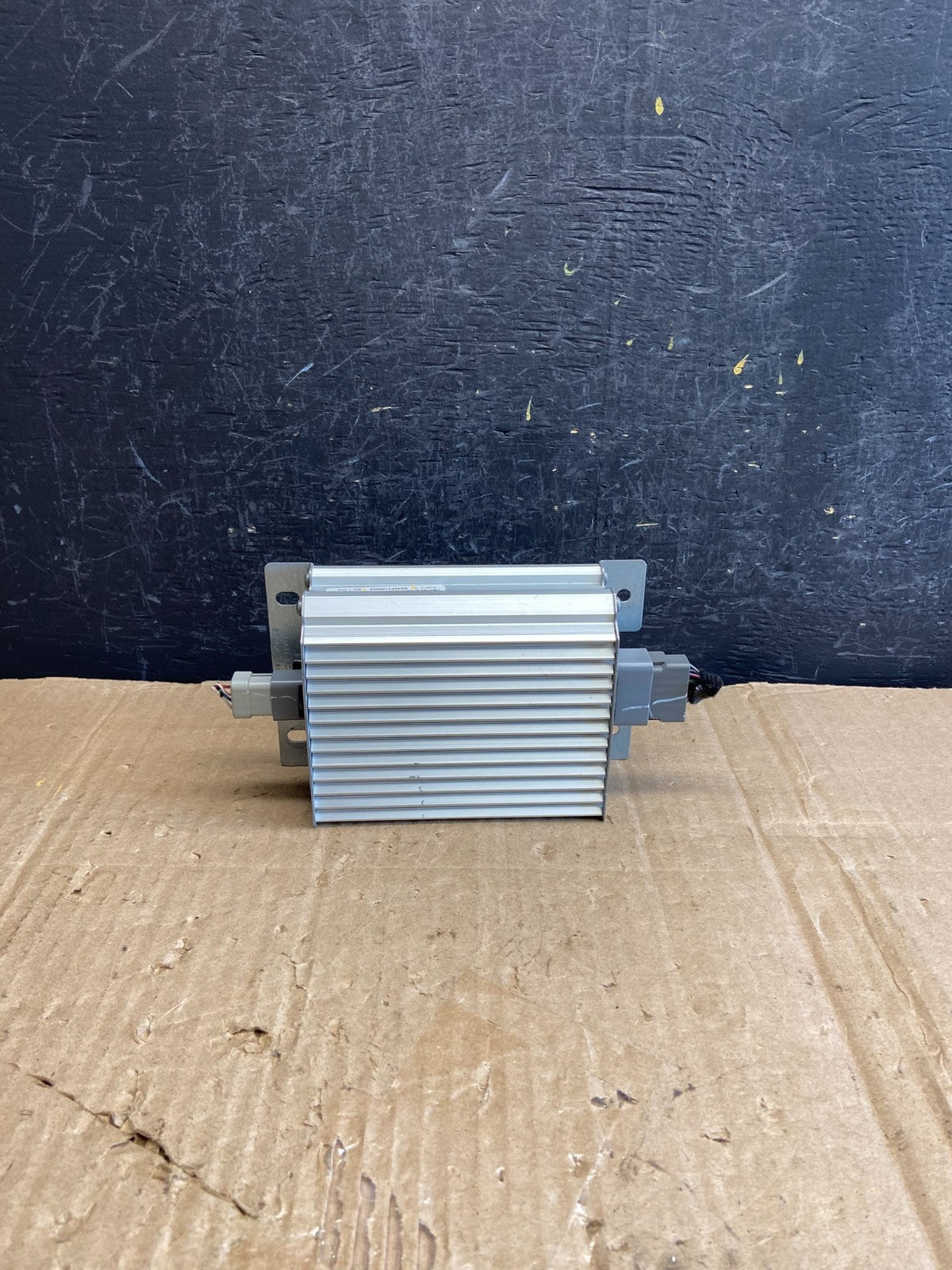 2013 - 2020 Lincoln MKT MKZ Radio Amplifier Amp Audio Stereo AE1913 DG0