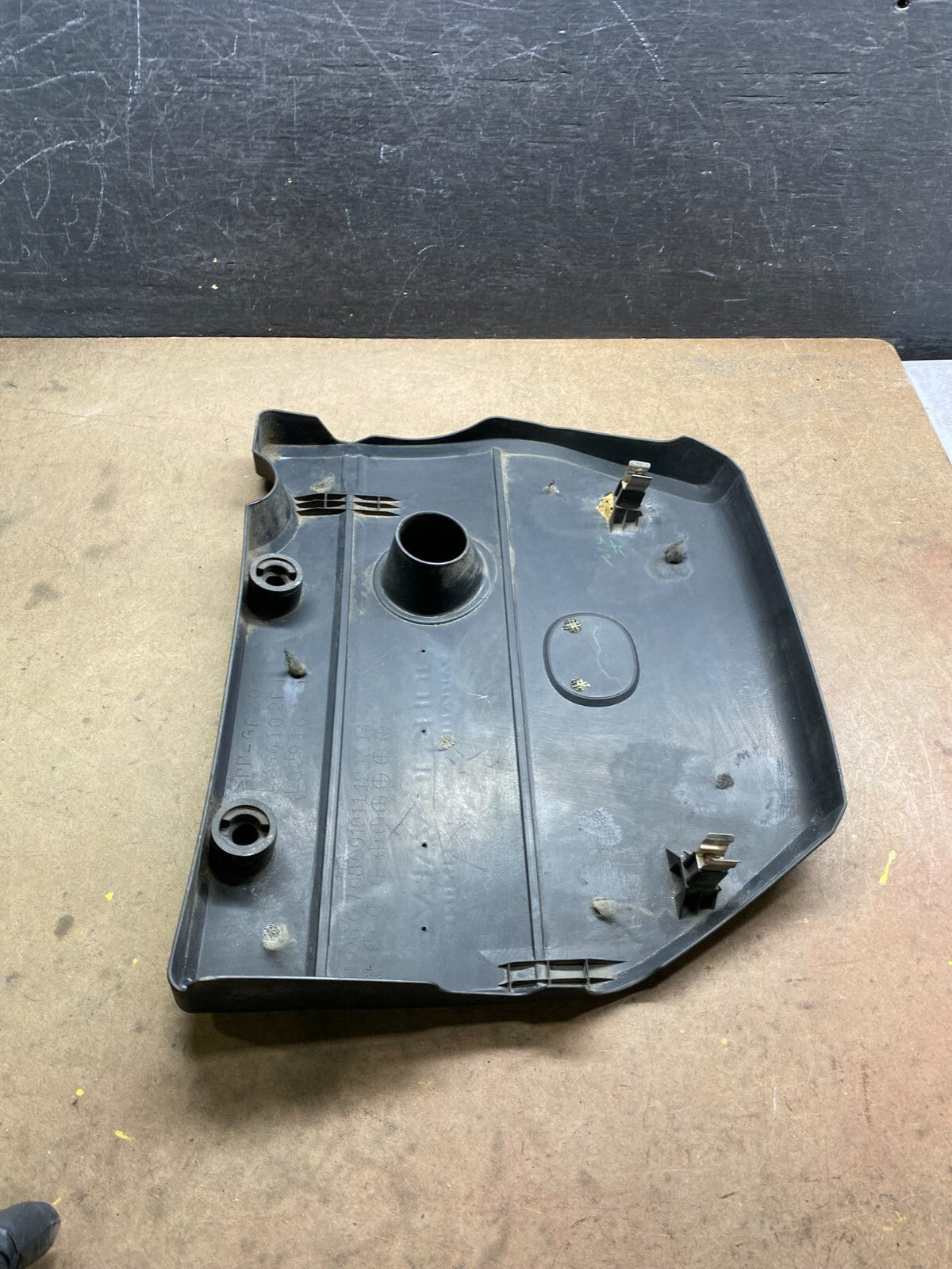 2004 to 2009 Mazda 3 DOHC 16 VALVE Engine Shield Top Cover M3116 PS6