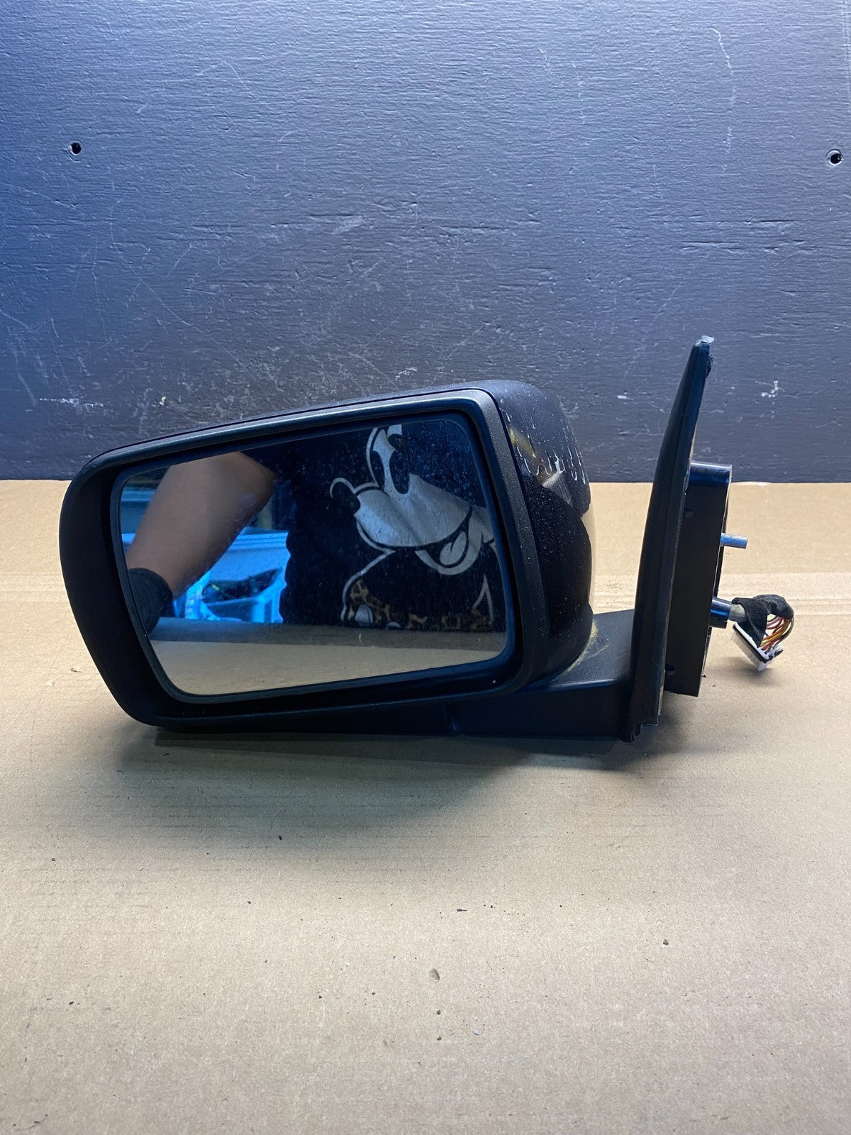 2009 to 2011 KIA Borrego Left Driver Side View Mirror AC43608