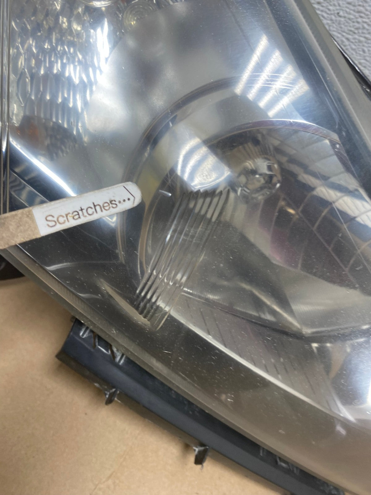 2011 to 2015 Chevrolet Cruze Halogen Left+Right Set Headlights AF4330 LK3