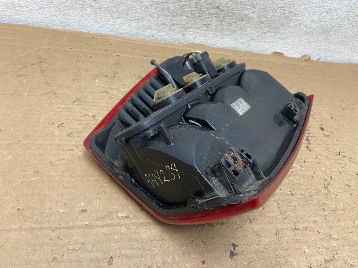 1999-2004 Jeep Grand Cherokee WJ Right Passenger Rh Tail Light AH9239 LK4