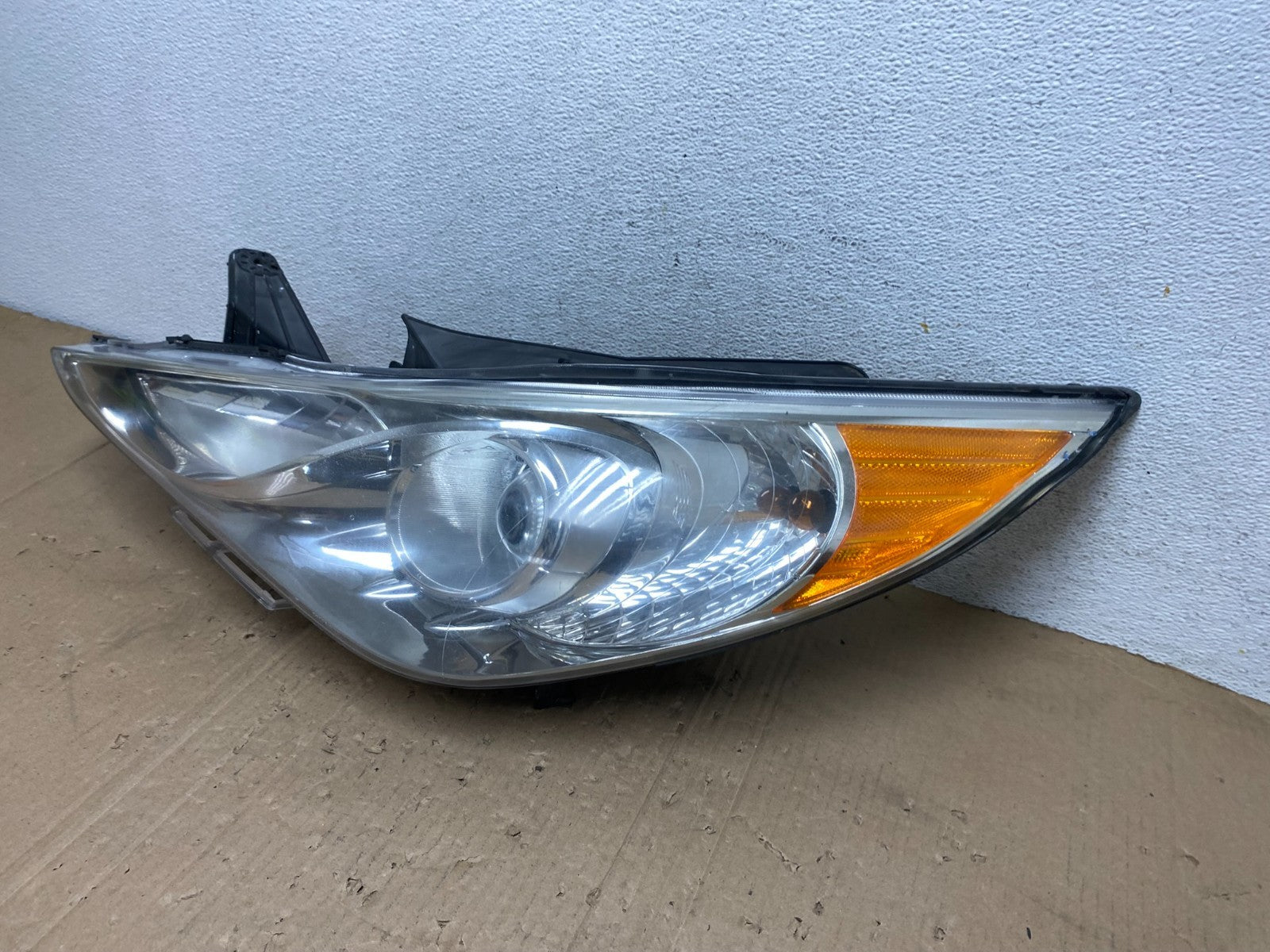 2011 - 2014 Hyundai Sonata Left Driver Lh Side Headlight Halogen AE9255 DW1