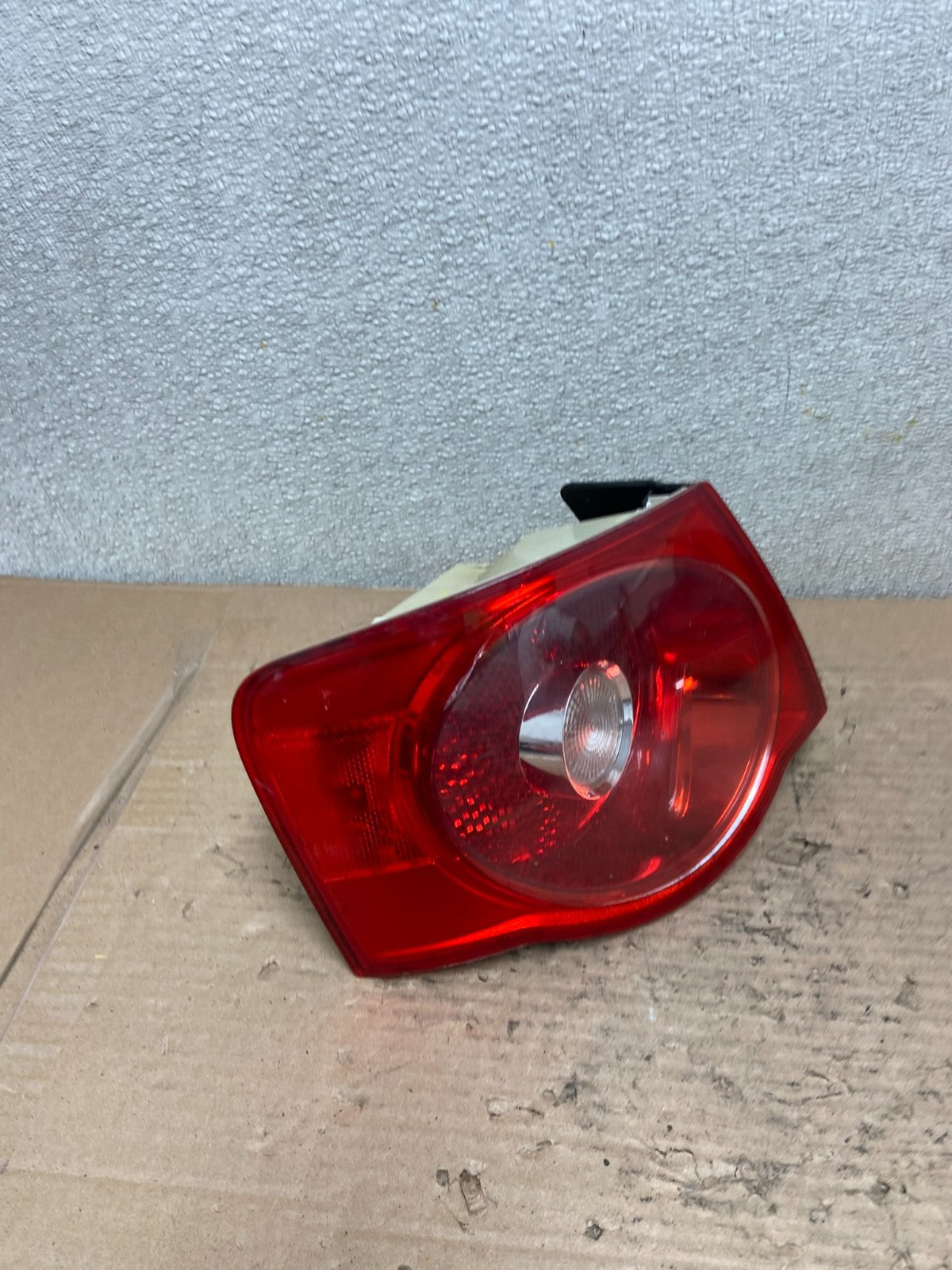 2005-2007 Volkswagen Jetta Sedan Left Driver Side Tail Light AA9681 LK2