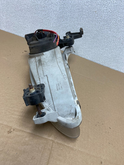 1998 to 2000 Toyota Corolla Front Right Passenger RH Headlight AB6078 DW6