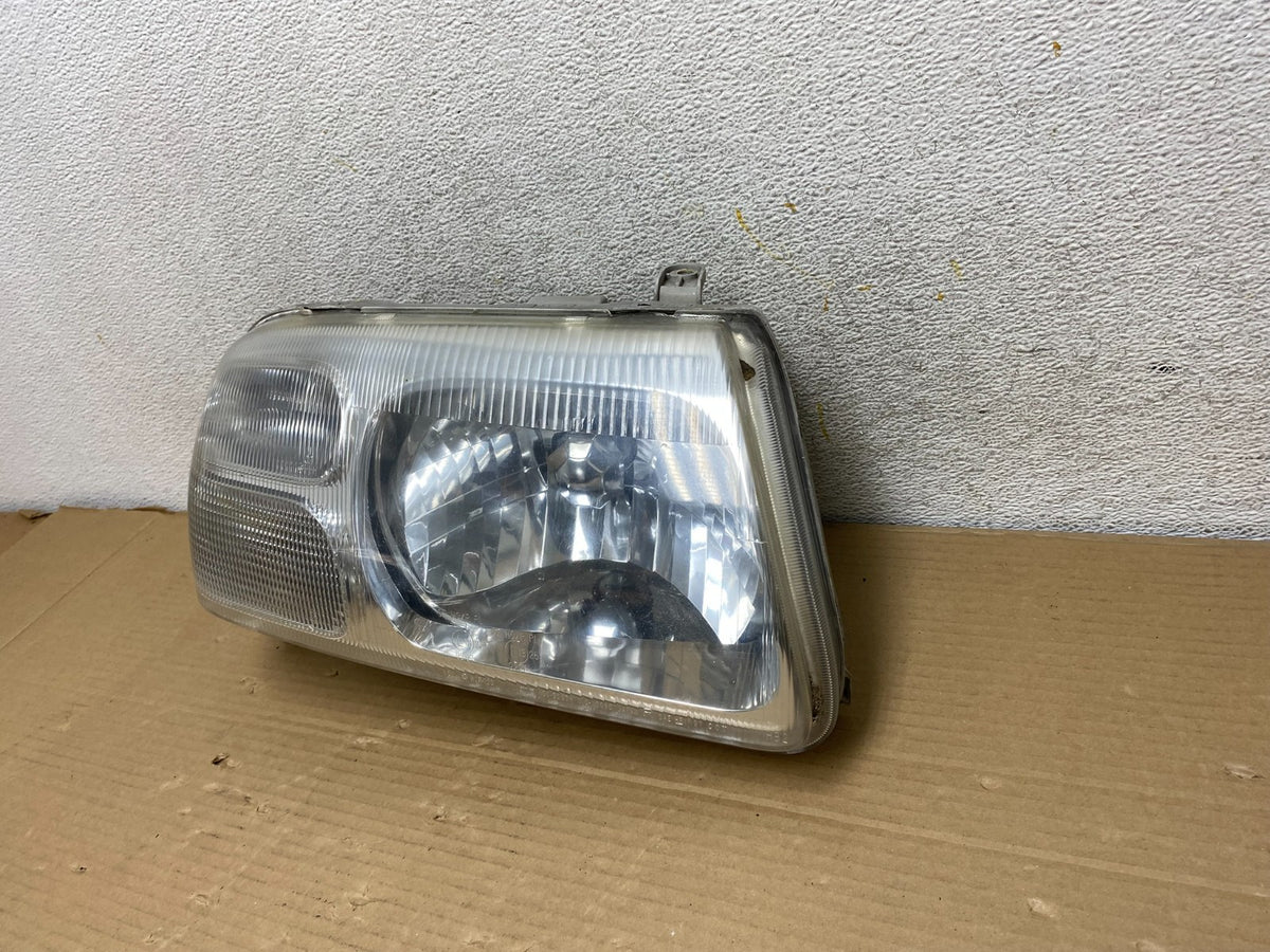 1999-2005 Suzuki Grand Vitara Right Passenger Side Halogen Headlight AG9331 DW2