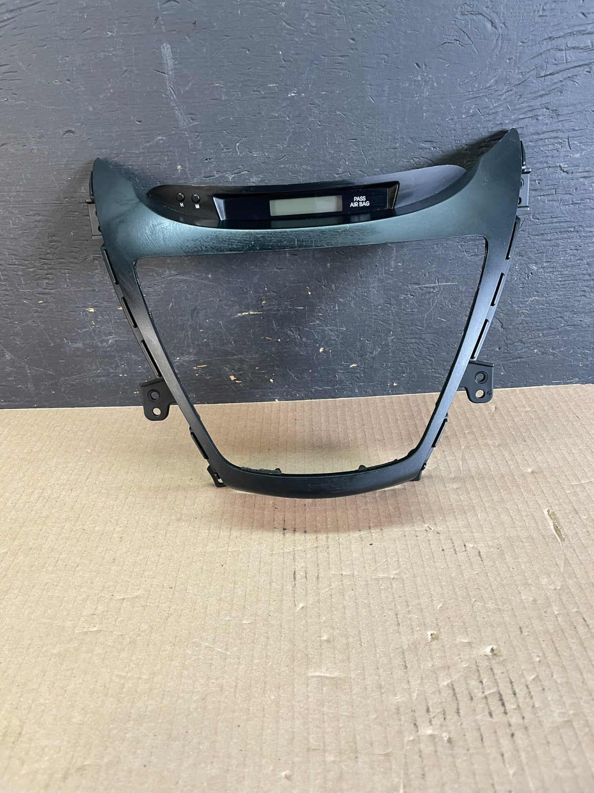 2011-2013 Hyundai Elantra Dash Radio Bezel Clock Display Trim ae3451 DG0