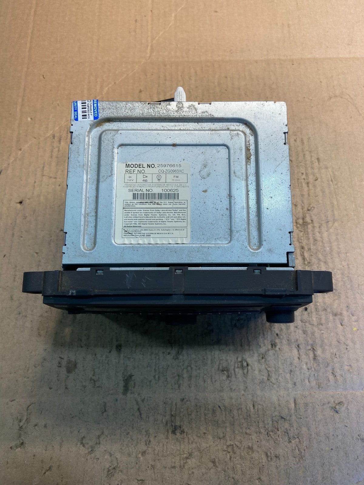 2010 to 2012 GMC Acadia Radio AM/FM CD Player Radio Z0744 DG6
