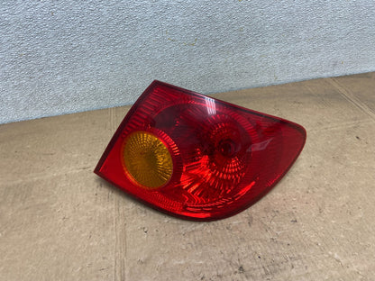 2003 to 2005 Toyota Corolla Right Passenger RH Side Tail Light Oem Y5932 DG0