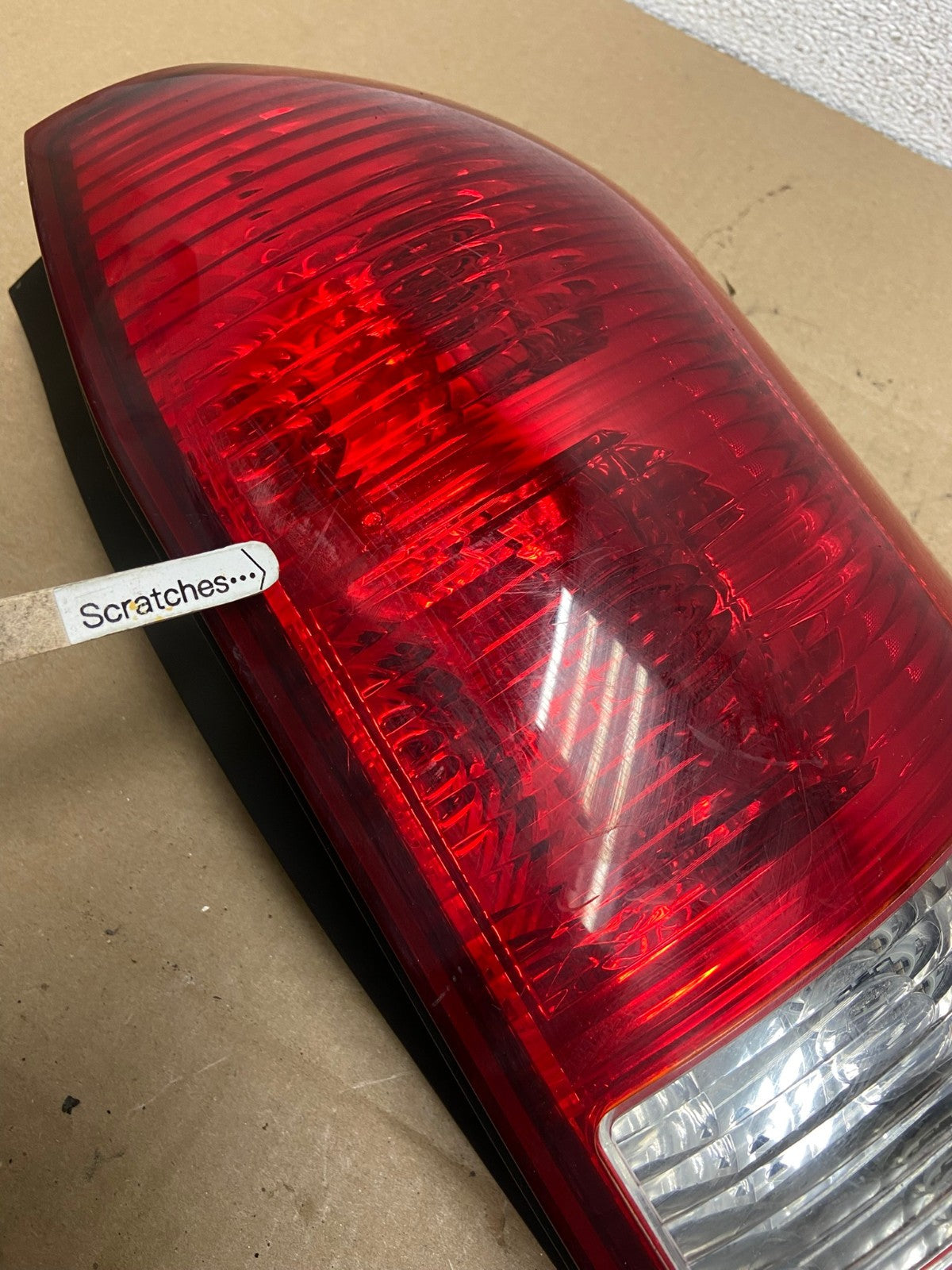 2004 to 2007 Saturn Vue Right Passenger Rh Side Tail Light Oem AB6230 LK3