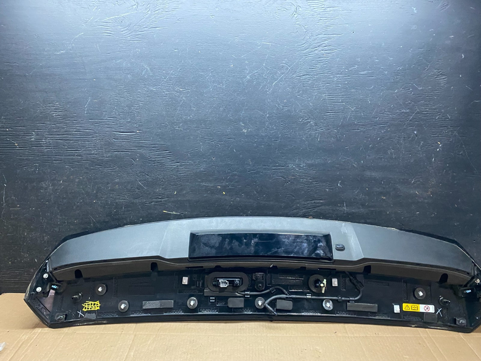 2020 to 2023 Ford Explorer Rear Liftgate Spoiler Wing u6220 DG9