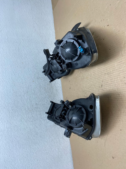 2005 to 2008 Buick Lacrosse Allure Headlights Left+Right Halogen AF3151 LK9