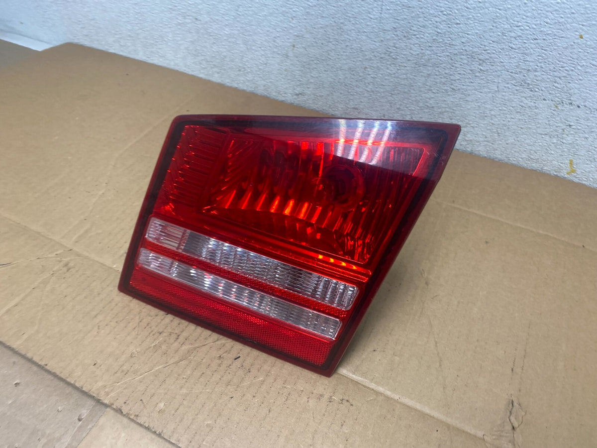 NO LED 2009-2011 Dodge Journey Right Passenger side Tail Light Inner M08031