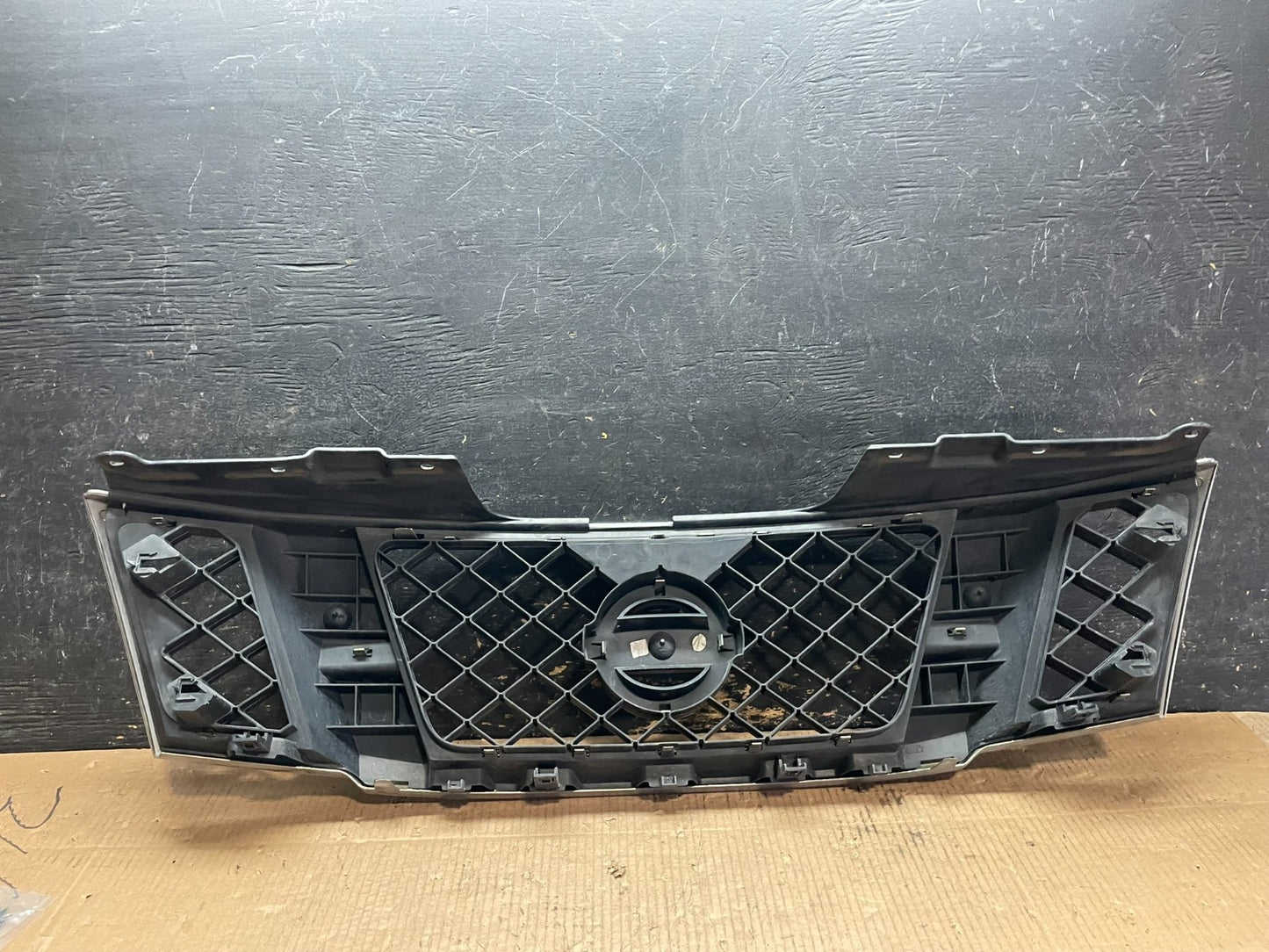 2008 to 2012 Nissan Pathfinder Front Upper Chrome Grill Grille OEM Y6231 DG6