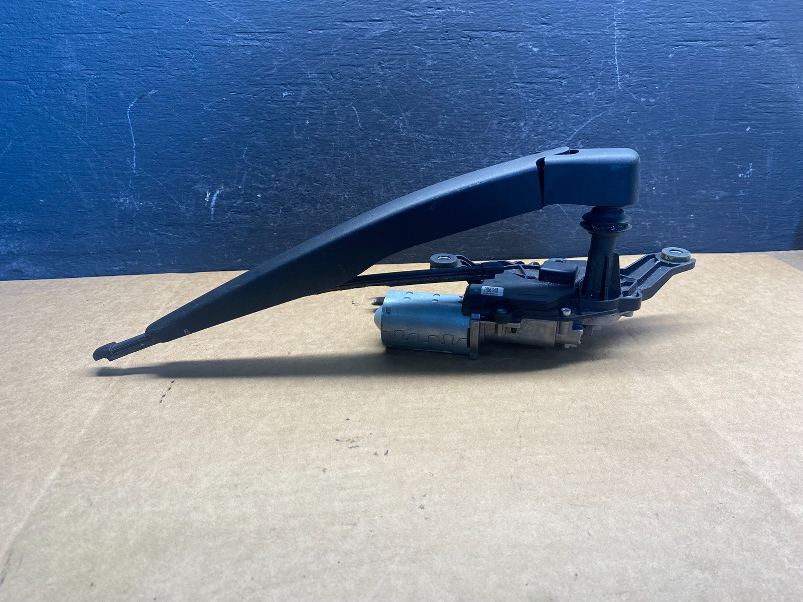 2020 to 2023 Ford Explorer Rear Windshield Wiper Motor AD7457 DG3