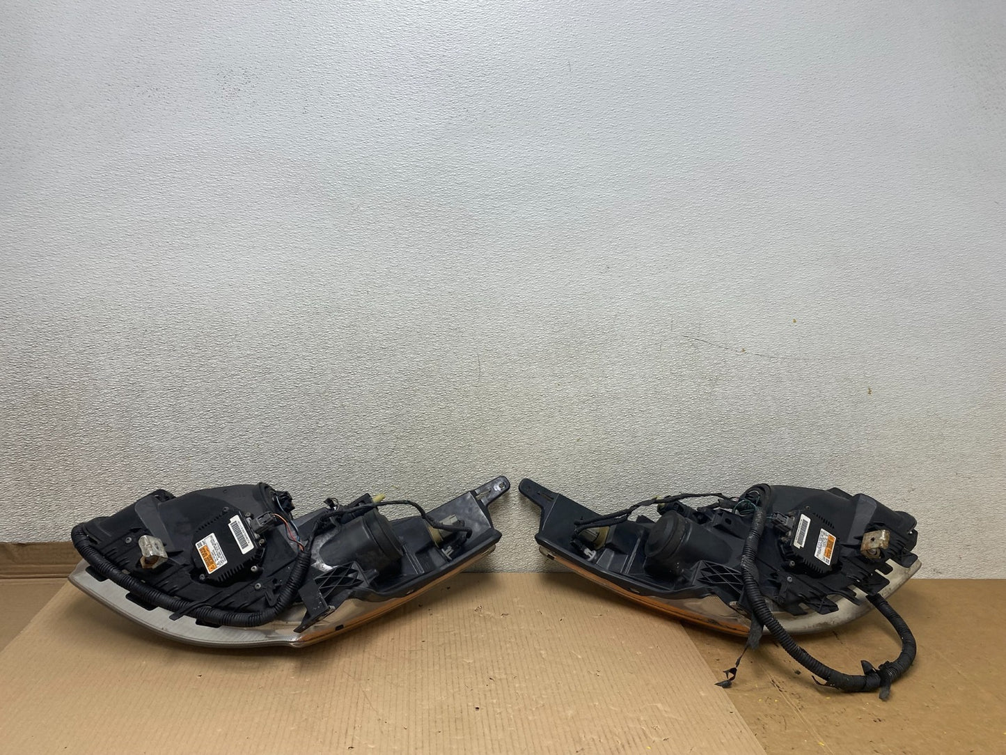 Sedan 2010 2011 2012 Nissan Altima Headlights XENON Left+Right Side U2590 DW14