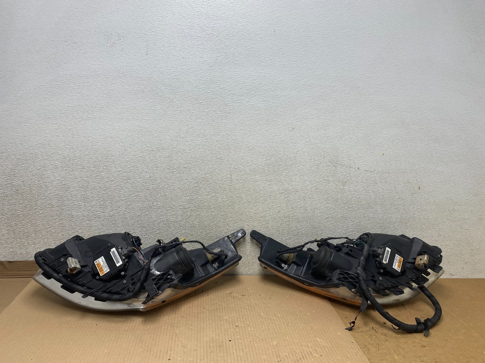 Sedan 2010 2011 2012 Nissan Altima Headlights XENON Left+Right Side U2590 DW14