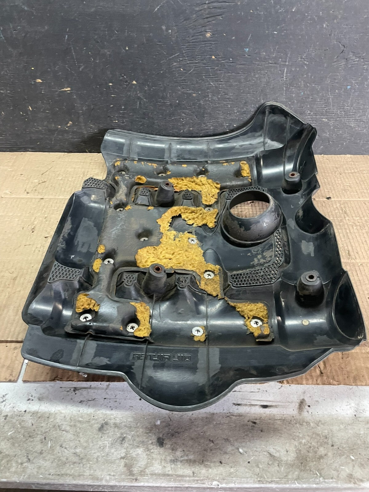 2006 to 2008 Kia Sedona V6 3.8L Engine Motor Cover M2590 PS7