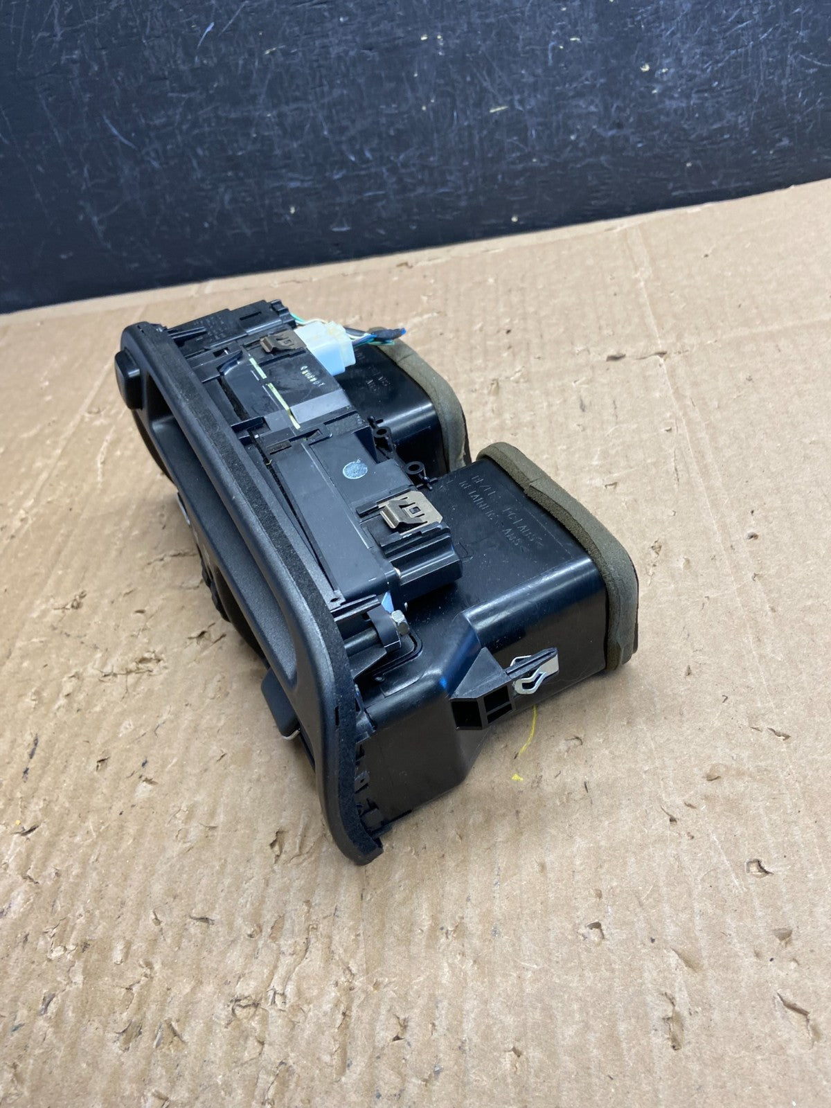 1998 to 2005 Lexus GS300 GS400 Center Air Vent Bezel Trim AD6823 DG2