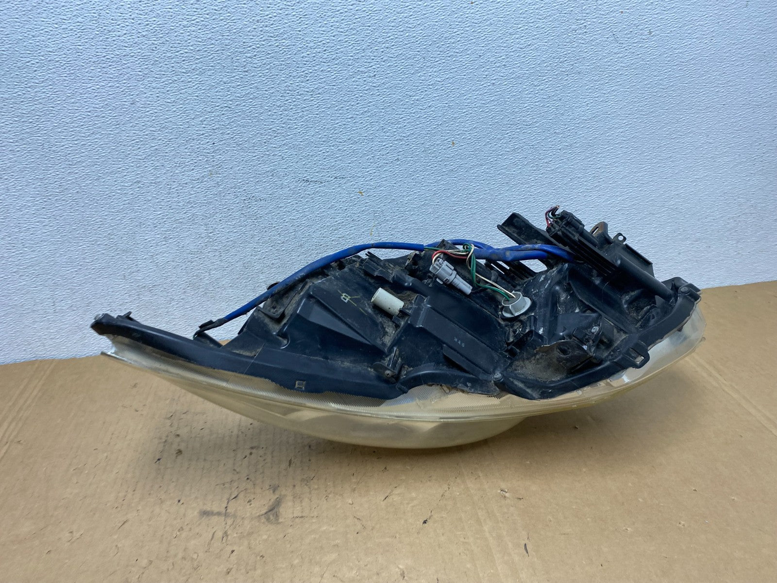 2010-2012 Infiniti G37 Right Passenger Rh Side Xenon HID Headlight AD2852 DW10