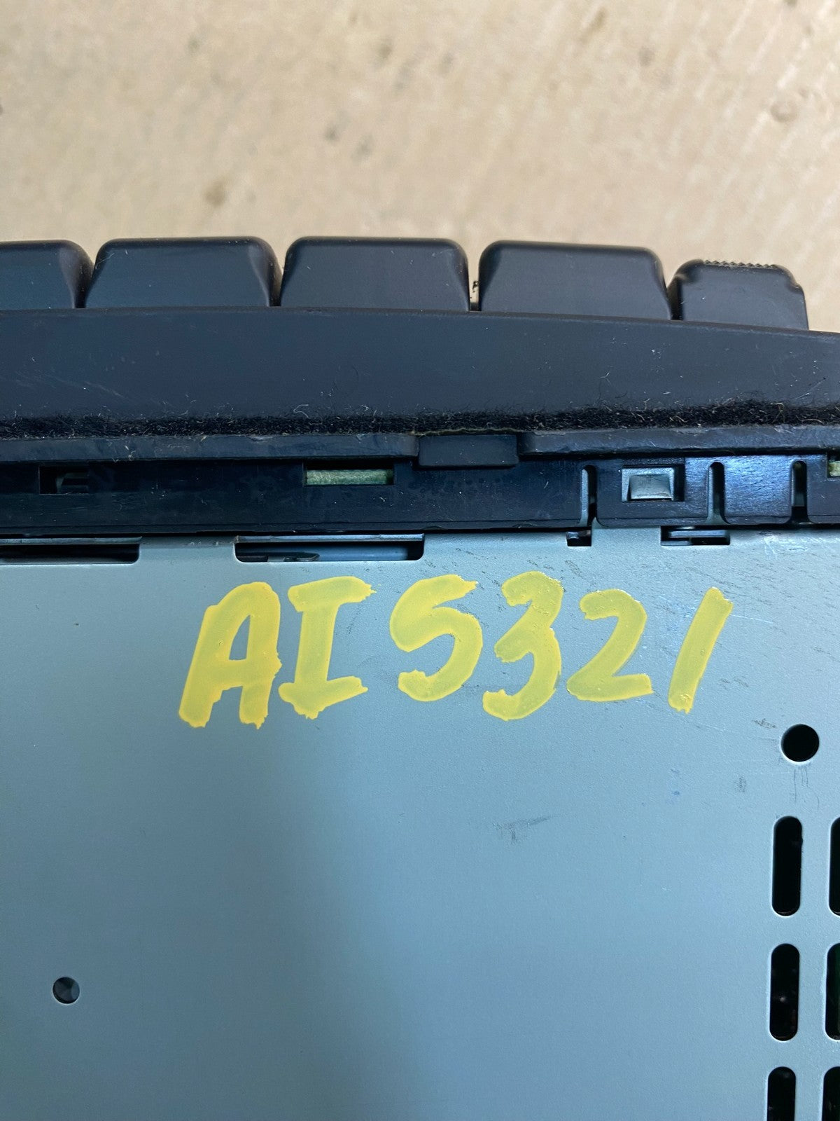 2002 to 2007 Jeep Dodge Chrysler Radio Stereo AM FM Cassete AI5321 PS7