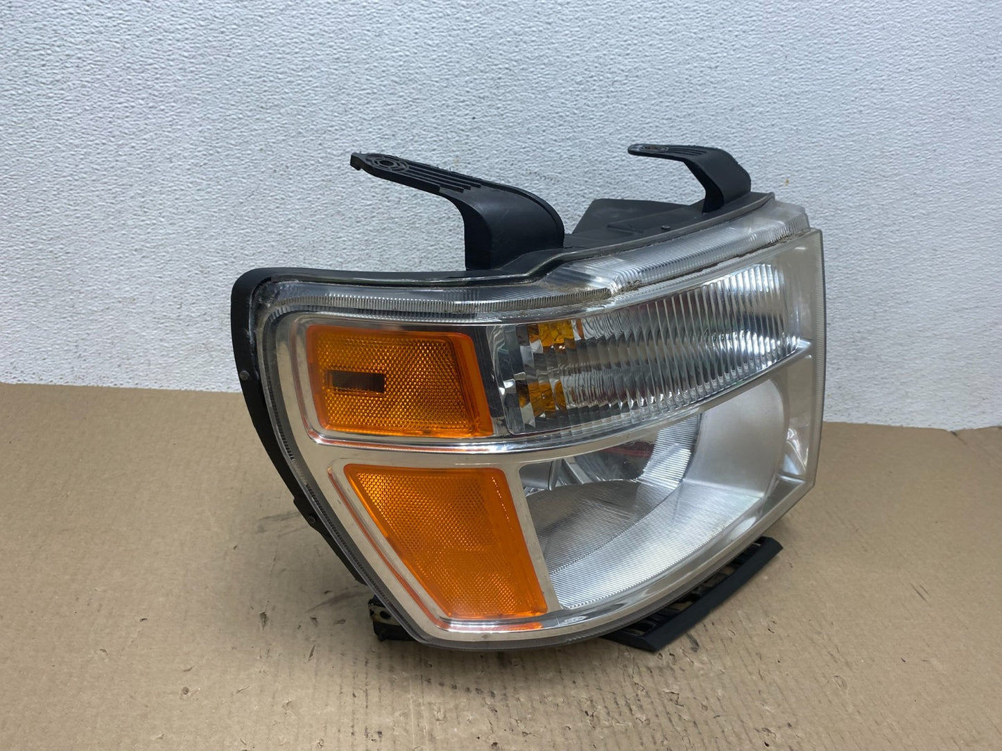 2012 to 2021 Nissan NV1500 NV2500 NV3500 Right Passenger Headlight AE7058 DW2