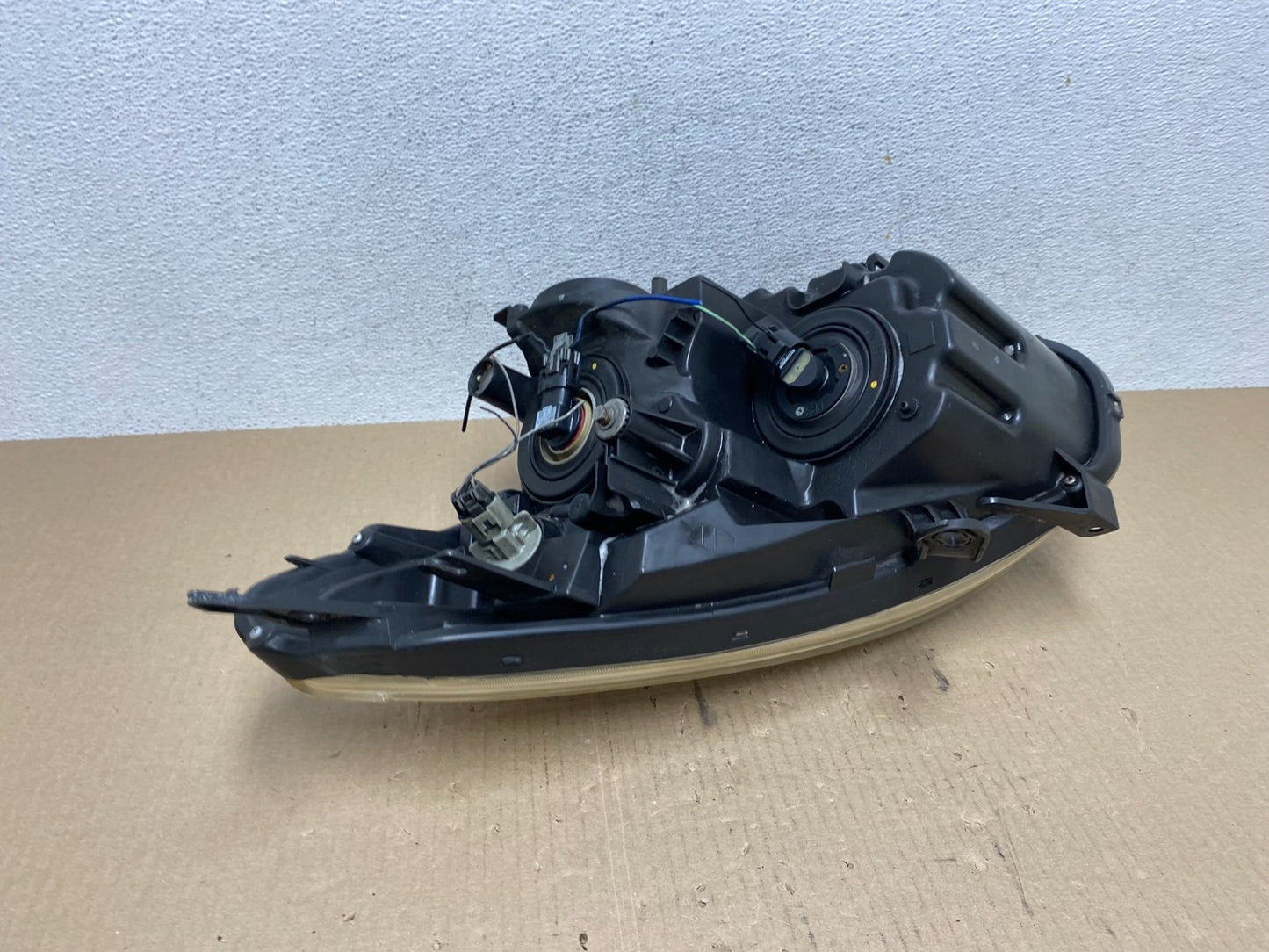 2009-2013 Nissan Rogue Right Passenger Halogen Headlight AE7013 DW5