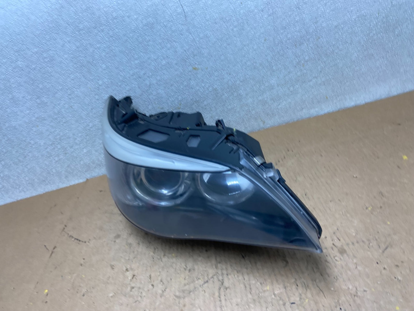 2004 to 2007 BMW 525i 5 Series Headlight Right Passenger Xenon AFS Z9587 DW1