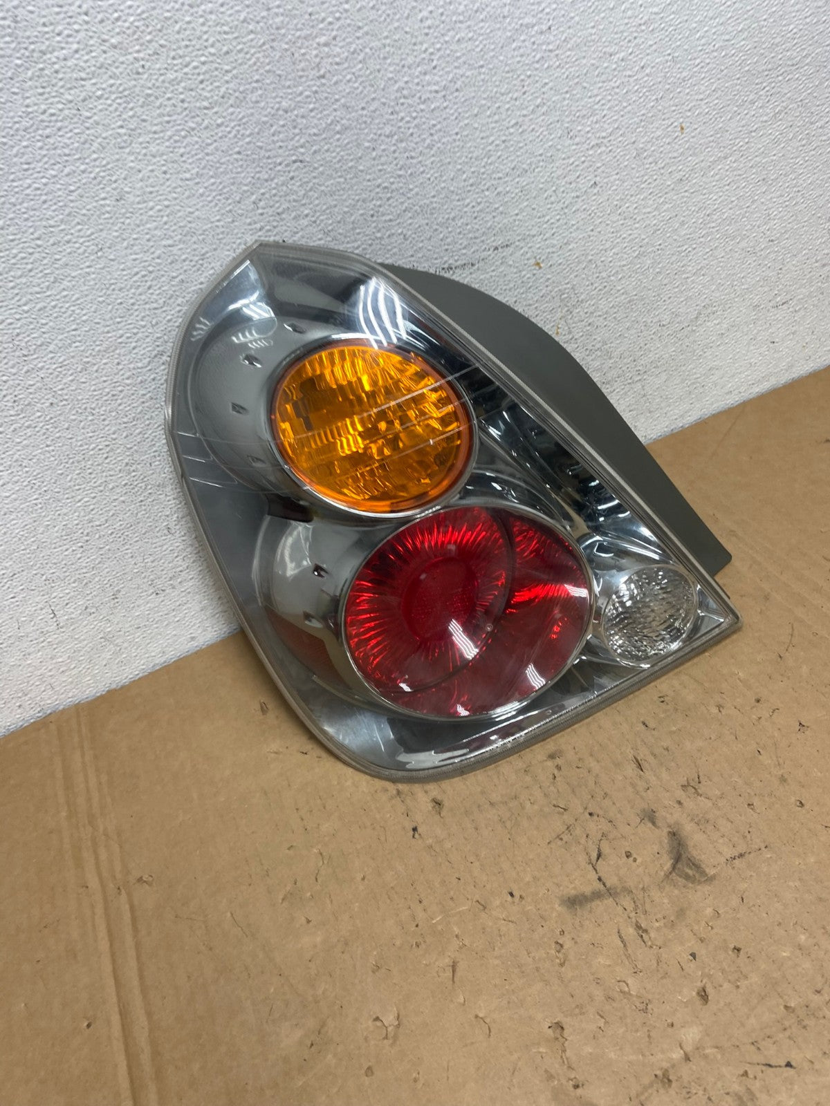 2002 2003 2004 Nissan Altima Tail Light Left Driver Lh Side AD3029 LK2