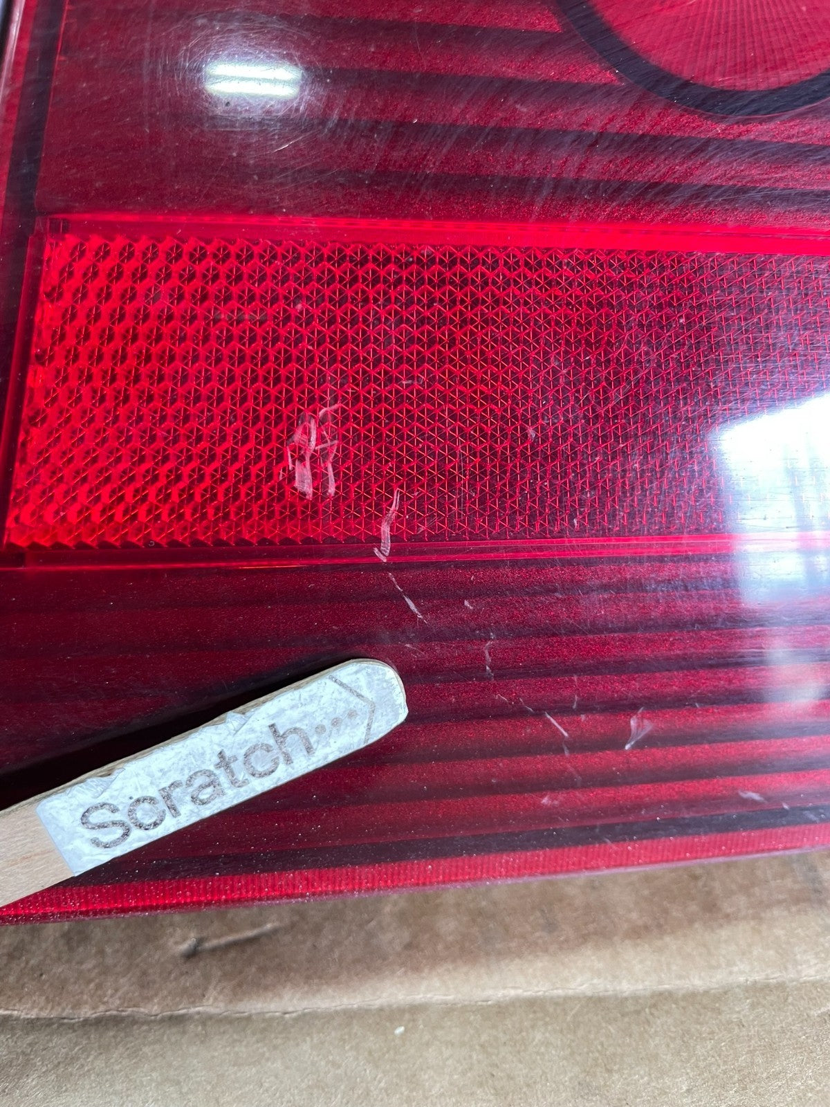 2003 2004 2005 Mercury Grand Marquis Trunk Lid Center Tail Light ac5044 DG4