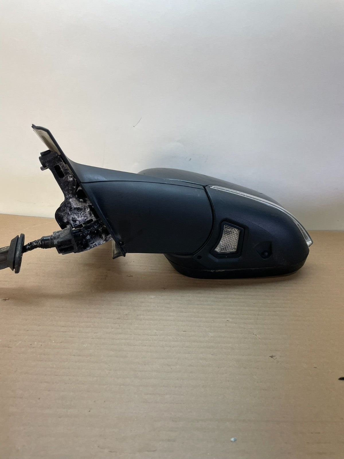 2011- 2018 Volvo S60 Left Driver LH Front Door View Mirror AH8644 DG3
