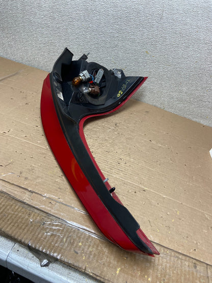 2009 to 2011 Volvo XC60 Right Passenger RH Tail Light Oem AA9484 LK7