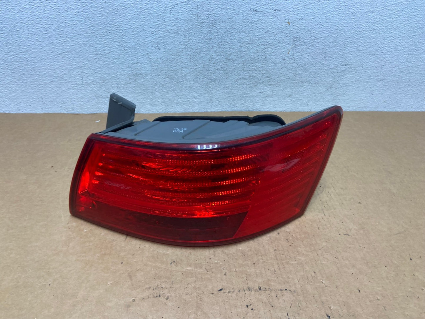 2009 to 2010 Hyundai Sonata Right Passenger Side Tail Light AD4652 LK0