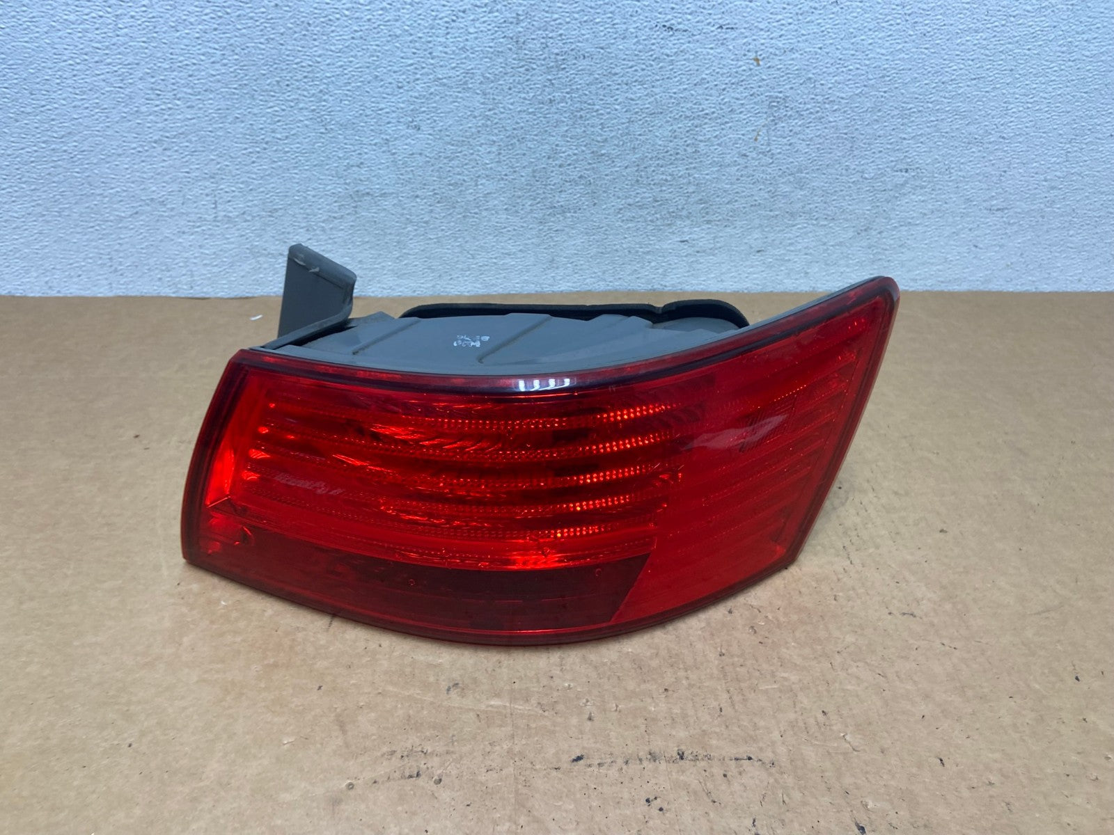 2009 to 2010 Hyundai Sonata Right Passenger Side Tail Light AD4652 LK0