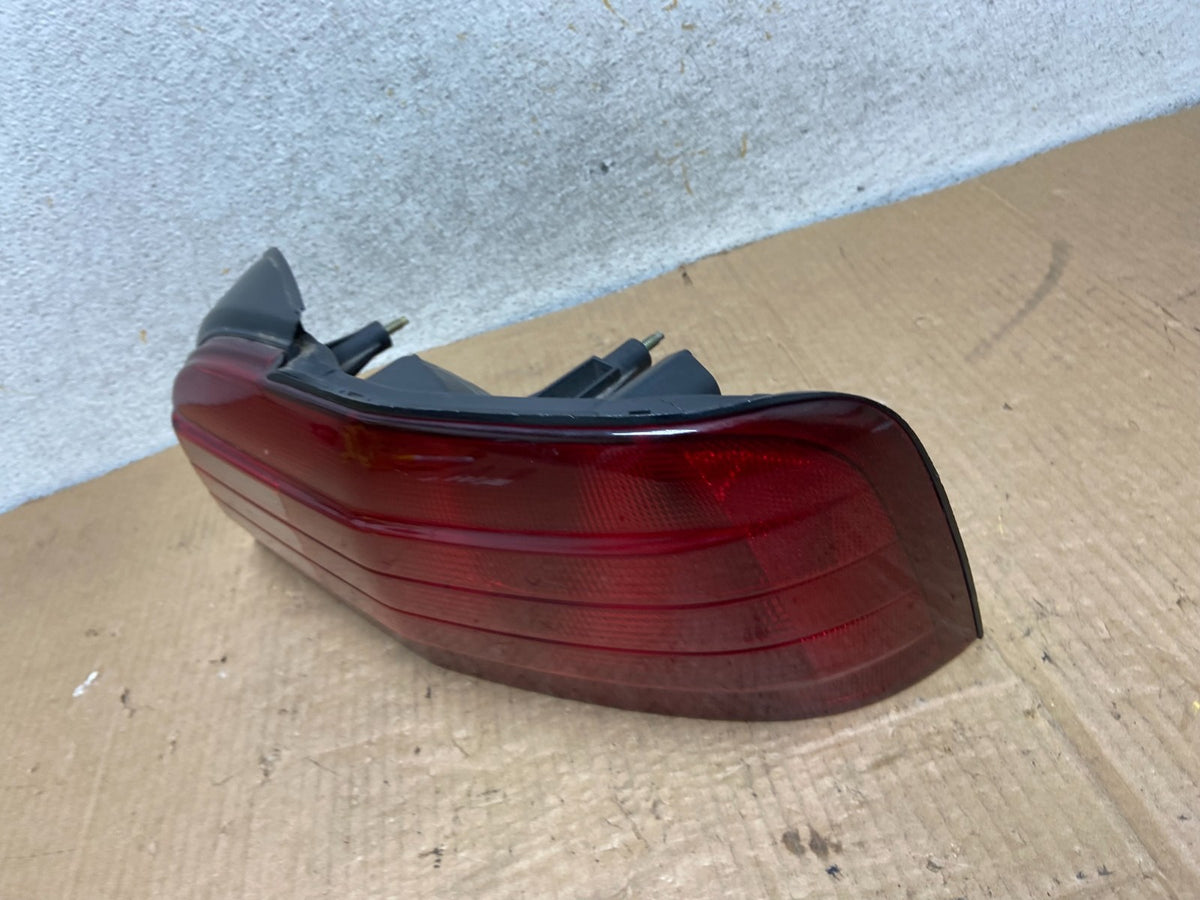 1999 to 2001 Mitsubishi Galant Right Passenger RH Side Tail Light AI8121 DW1