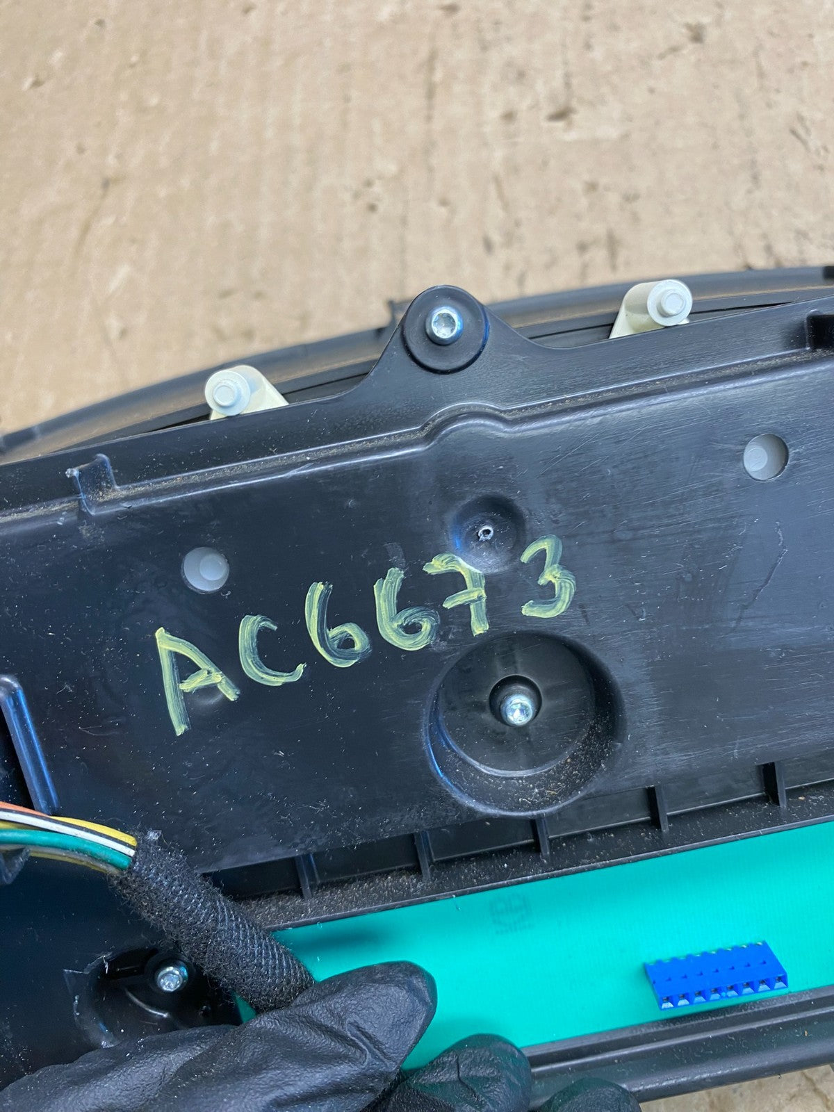 2004 to 2012 Chevrolet Colorado Instrument Cluster Speedometer ac6673 DG7