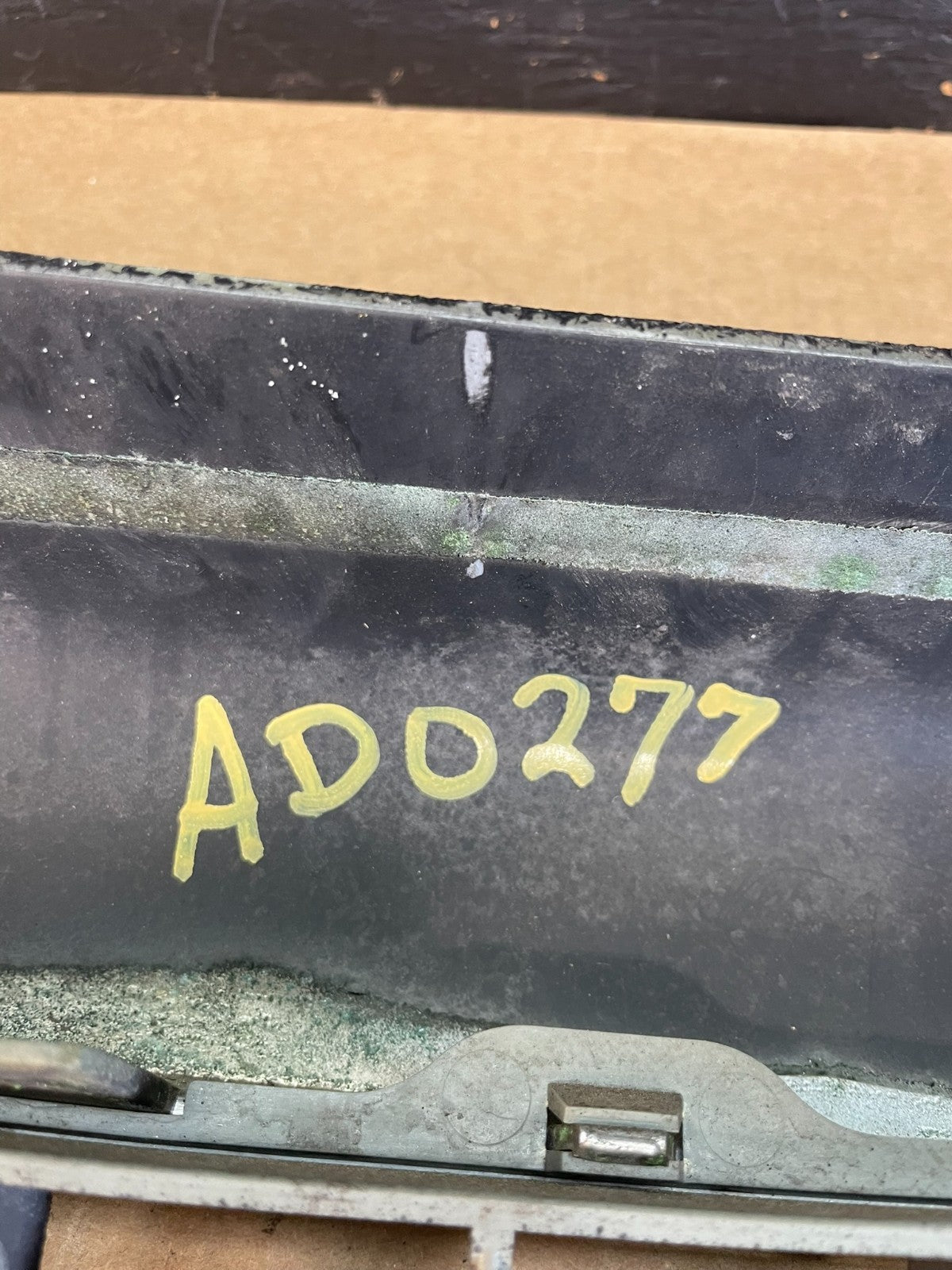 1999 to 2004 Ford F250 Super Duty Front Upper Grill Grille AD0277 DG6