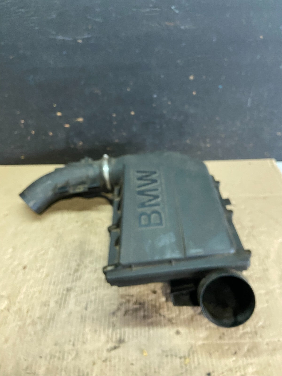 2007 to 2010 BMW X5 Air Intake Cleaner Filter Housing Box OEM O0618 DG2