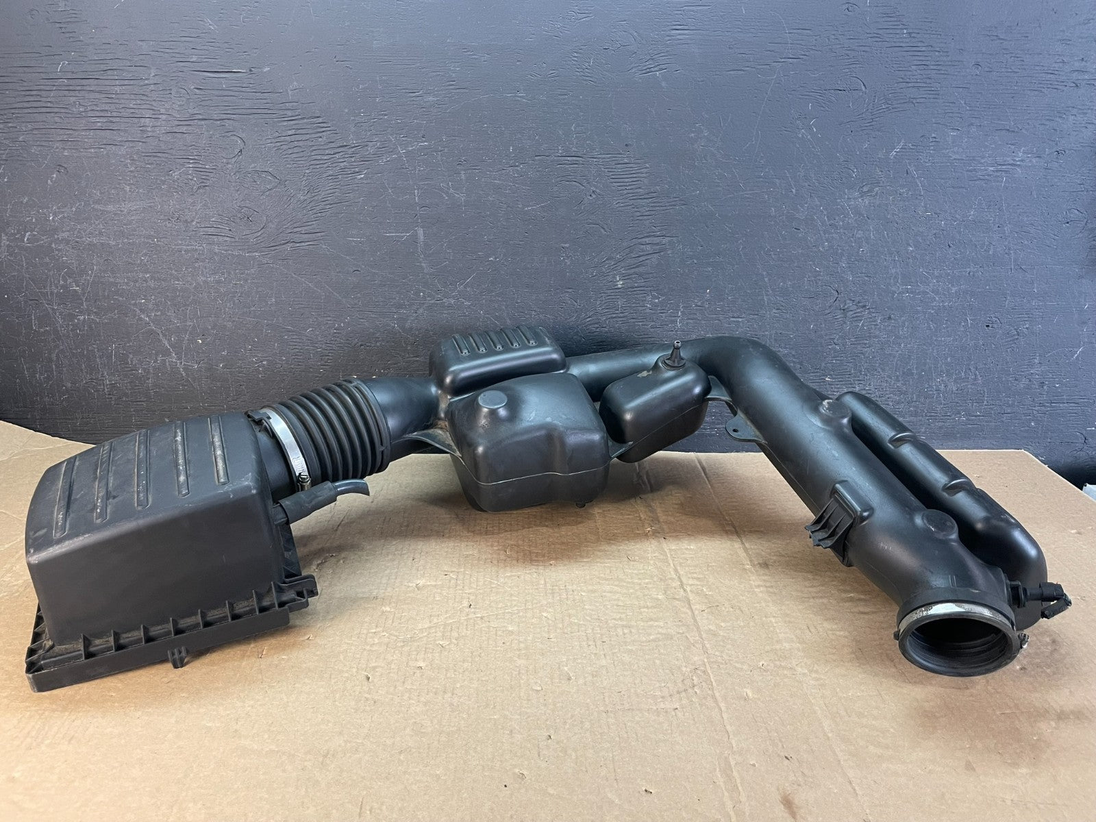 2014-2015 Jeep Grand Cherokee Durango 3.6L Resonator Air Intake Tube af5379 DG3