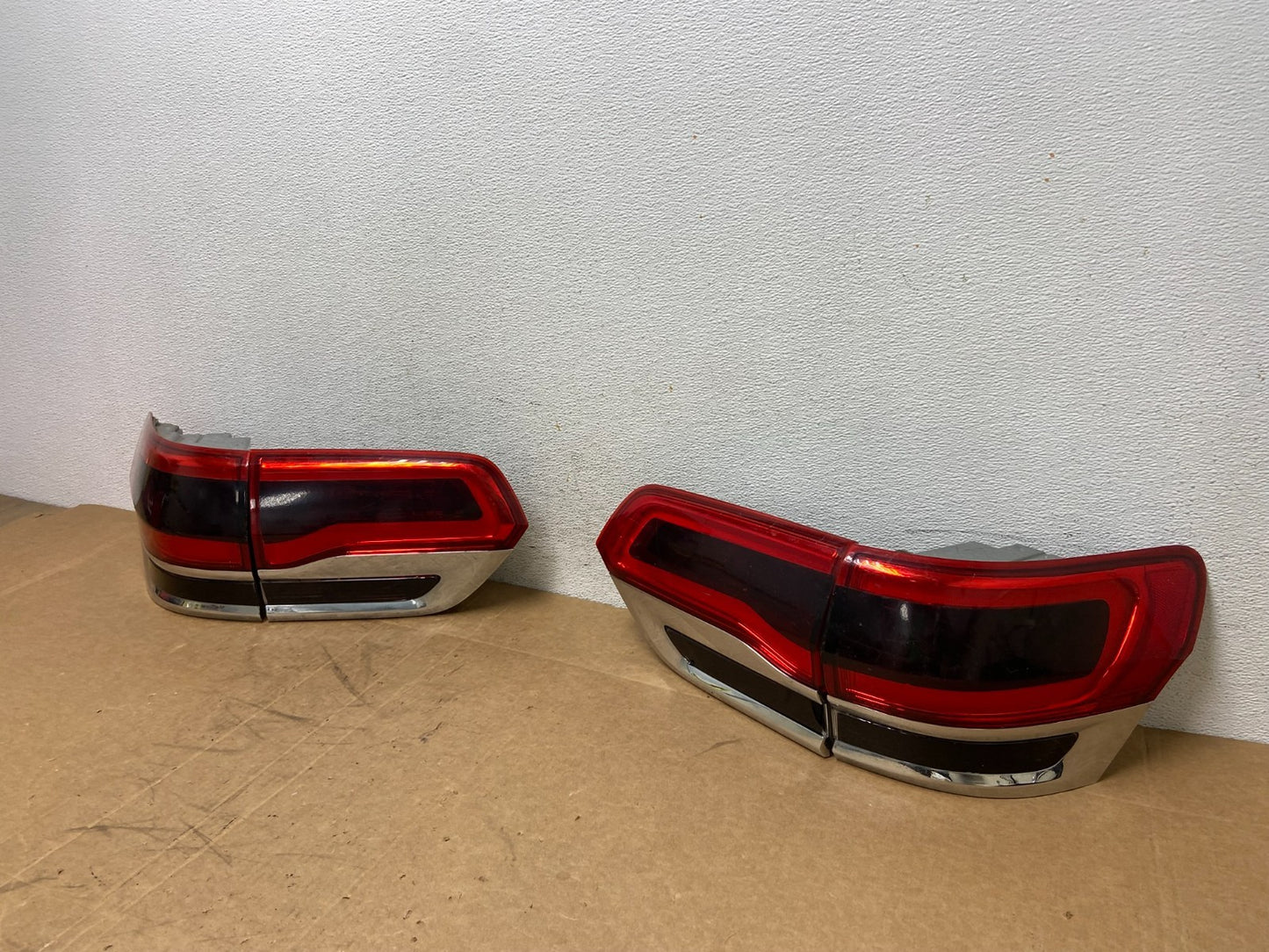 2014 - 2018 Jeep Grand Cherokee Left+Right Set Inner Tail Light AD6362 DG1