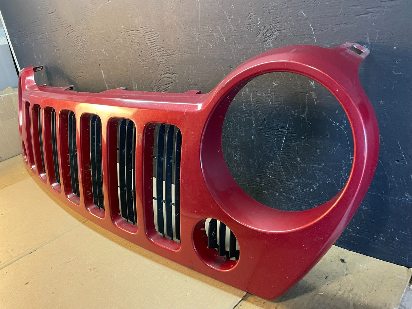 2005 to 2007 Jeep Liberty Front Upper Grill Grille Oem AB7926 DG2