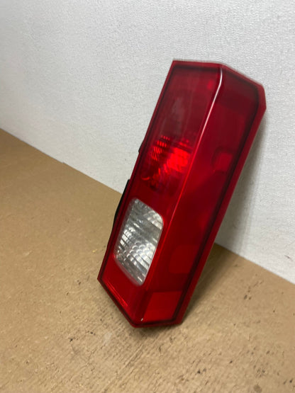 2006 to 2008 Hummer H3 Right Passenger Side Tail Light OEM AA1113 DW1
