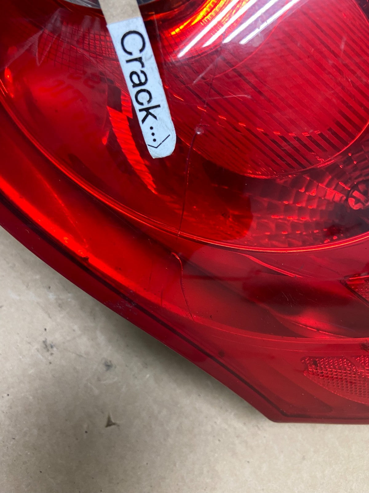 2010 to 2013 Suzuki Kizashi Right Passenger RH Tail Light AH7829 DG4