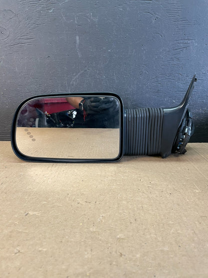2003 to 2007 Chevy Silverado Driver Left Side View Turn Signal Mirror AD03459